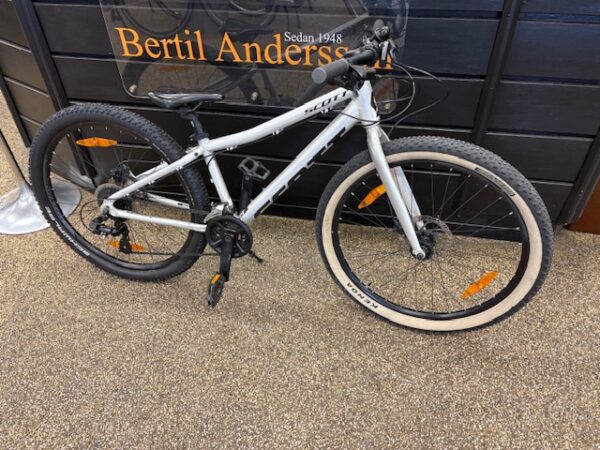 #128 Scott Scale 26 Rigid 16-vxl
