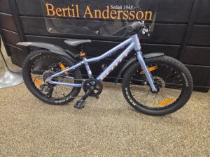 #43 Scott Contessa Scale 20"